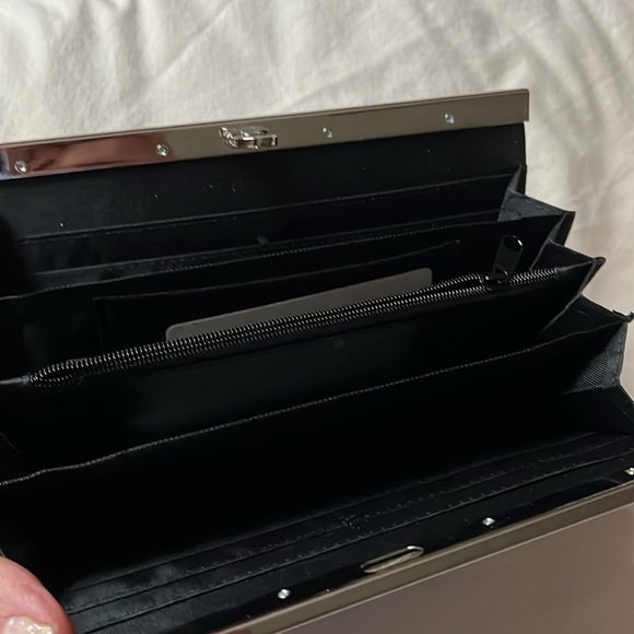 NWOT faux alligator grey wallet - Picture 2 of 5